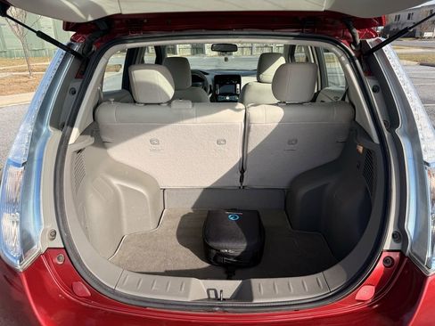 Used 2013 Nissan Leaf SV w/ LED & Quick Charge Pkg image 12