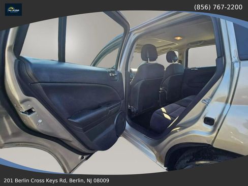 Used 2010 Dodge Caliber Mainstreet FWD image 24