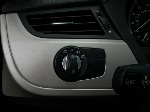 Used 2011 BMW Z4 sDrive30i image 25