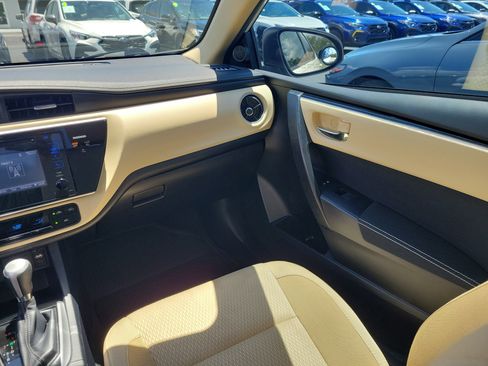 Used 2017 Toyota Corolla LE FWD image 18