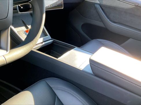 Used 2026 Tesla Model Y AWD image 19