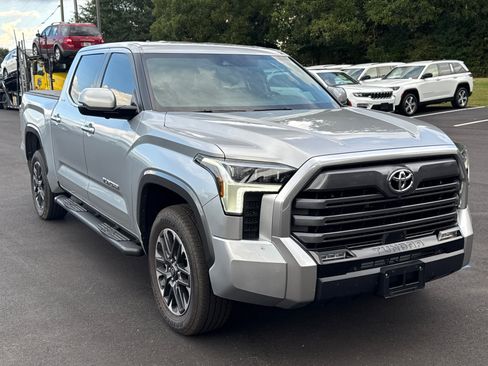 Used 2026 Toyota Tundra Limited AWD/4WD image 3