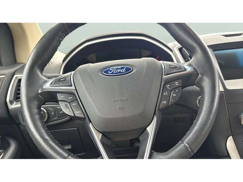 Used 2017 Ford Edge SEL w/ Equipment Group 201A AWD/4WD image 15