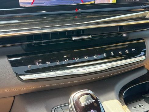 Certified 2024 Cadillac Escalade ESV Sport AWD/4WD image 17