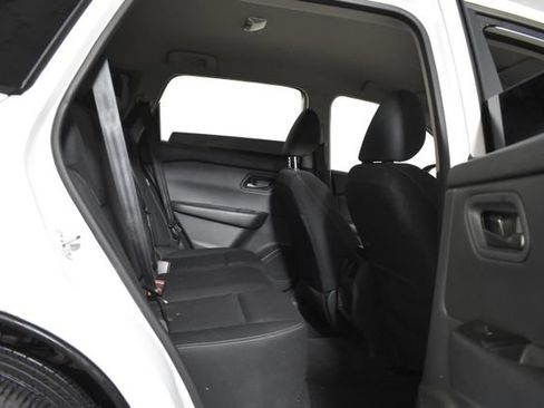 Used 2025 Nissan Rogue S AWD/4WD image 25