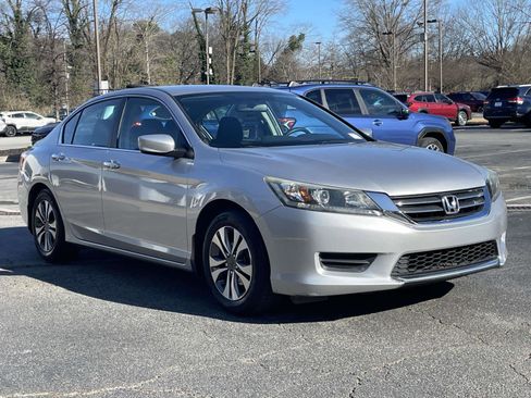 Used 2013 Honda Accord LX image 7