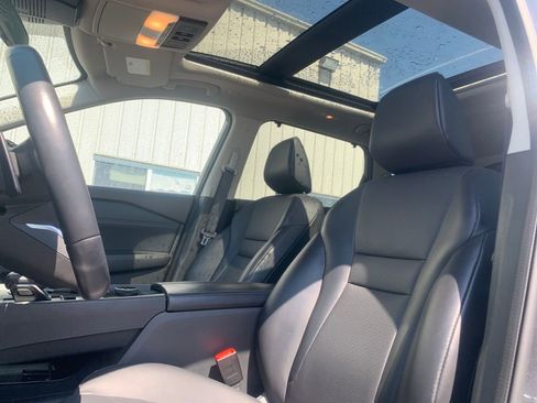 Certified 2023 Nissan Rogue SV w/ SV Premium B Package AWD/4WD image 3