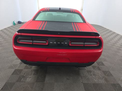 Used 2016 Dodge Challenger R/T image 5