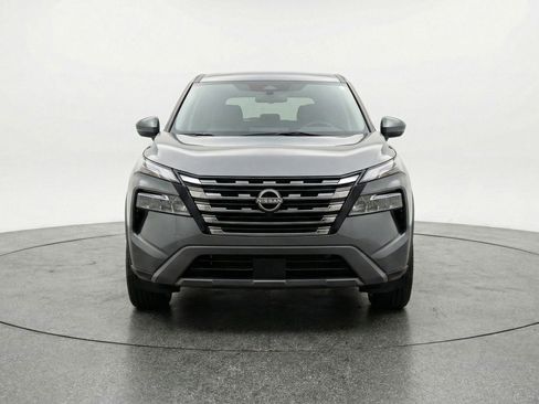 Used 2025 Nissan Rogue SV FWD image 2