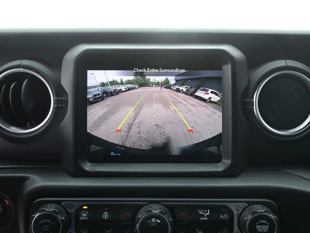 Used 2023 Jeep Wrangler Unlimited Sahara w/ Cold Weather Group AWD/4WD image 19
