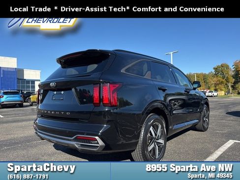 Used 2021 Kia Sorento S image 3