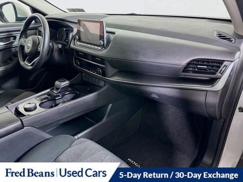 Used 2024 Nissan Rogue SV image 29
