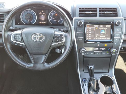 Used 2016 Toyota Camry XLE image 28