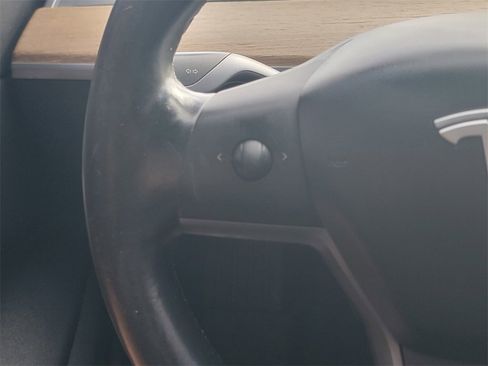 Used 2019 Tesla Model 3 Mid Range image 30