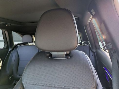 Used 2024 Mercedes-Benz GLC 300 4MATIC image 13