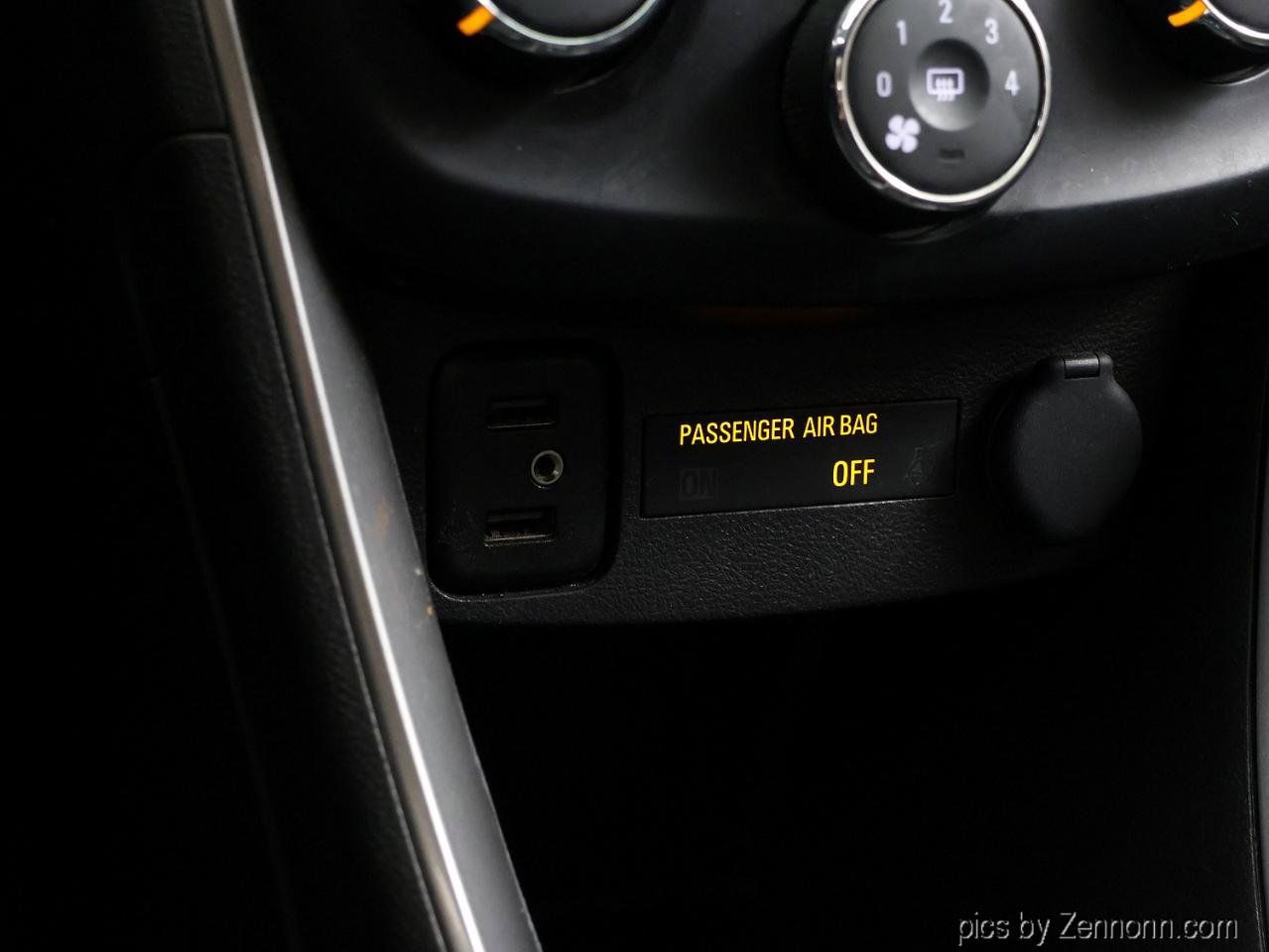 Used 2020 Chevrolet Trax LT w/ LT Convenience Package FWD image 22