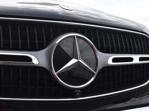 Used 2025 Mercedes-Benz GLC 350e 4MATIC image 14