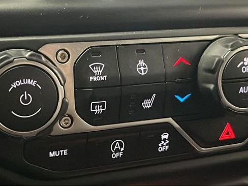 Used 2020 Jeep Wrangler Unlimited Rubicon w/ Quick Order Package 28Y Recon image 35