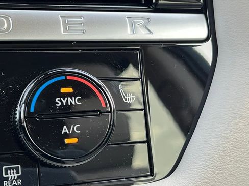 New 2026 Nissan Pathfinder SL image 28