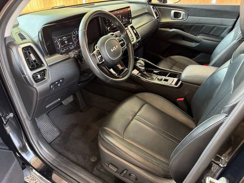 Used 2022 Kia Sorento SX FWD image 2