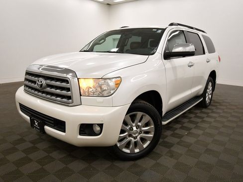 Used 2013 Toyota Sequoia Platinum image 2