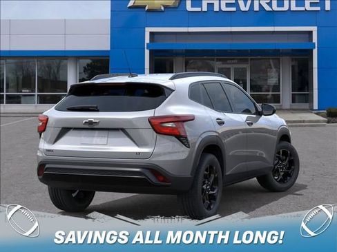 New 2026 Chevrolet Trax LT w/ Driver Confidence Package FWD image 4
