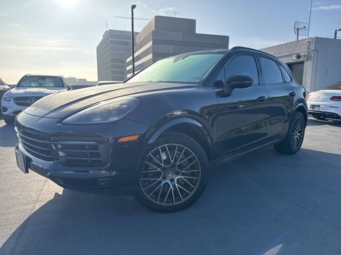 Used 2022 Porsche Cayenne Platinum Edition image 1