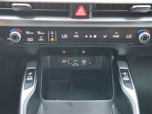 New 2025 Kia Sorento X-Line EX image 14
