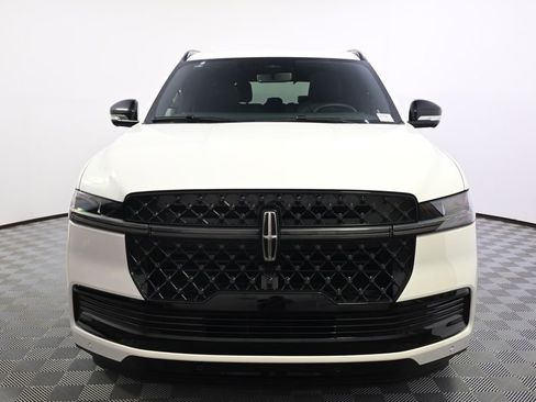 New 2026 Lincoln Navigator Reserve w/ Jet Appearance Package image 10