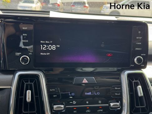 Certified 2022 Kia Sorento SX image 21