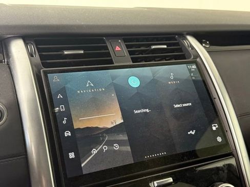 Certified 2025 Land Rover Discovery S AWD/4WD image 18