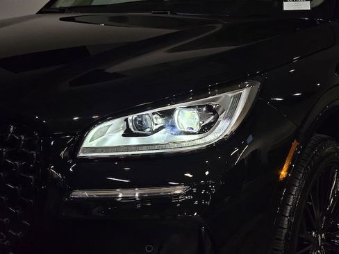 New 2025 Lincoln Corsair Reserve w/ Equipment Group 202A image 9