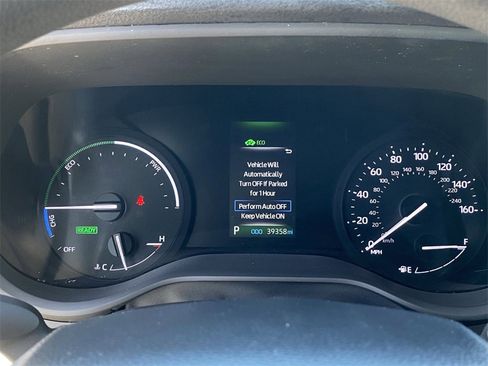 Certified 2024 Toyota Sienna LE image 32