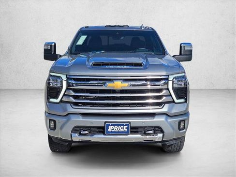 Used 2024 Chevrolet Silverado 2500 High Country w/ High Country Premium Package AWD/4WD image 2