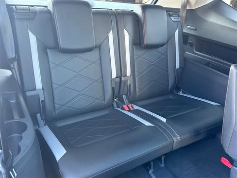 Used 2025 Volkswagen Atlas Peak Edition SE image 16