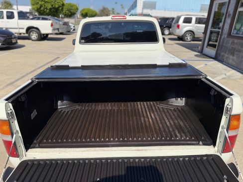 Used 1998 Toyota Tacoma 2WD Regular Cab w/ Value Edition Plus Pkg image 13