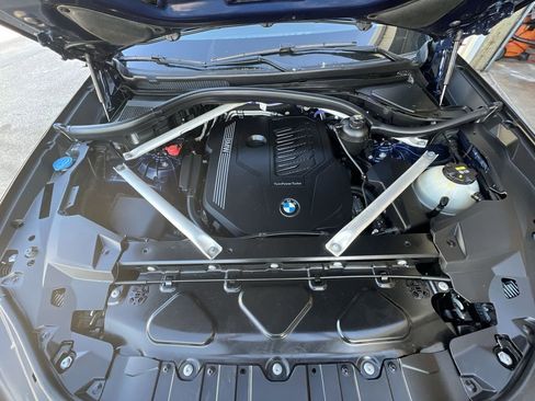 Used 2022 BMW X5 sDrive40i w/ M Sport Package image 18
