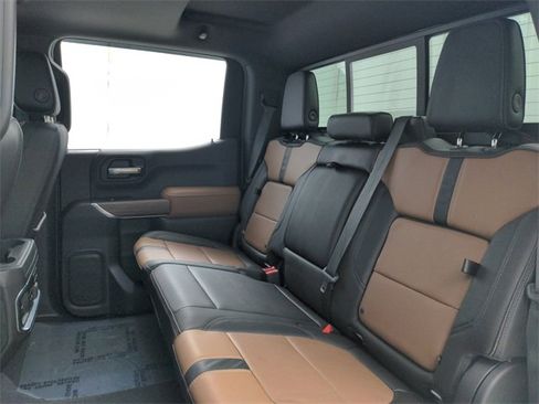 Used 2019 Chevrolet Silverado 1500 High Country image 38