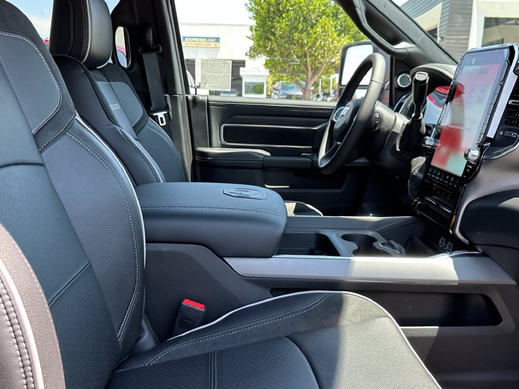 New 2026 RAM 2500 Laramie AWD/4WD image 12