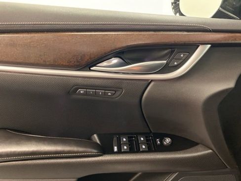 Used 2018 Cadillac XTS Luxury image 16