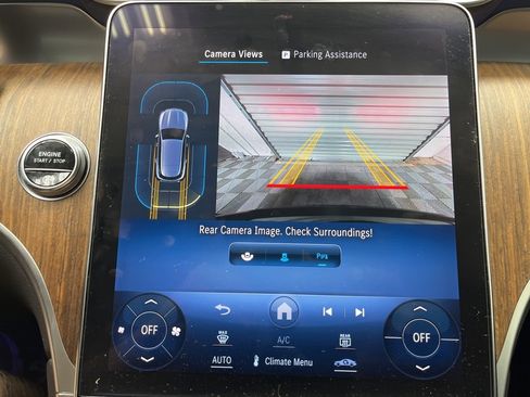 Used 2024 Mercedes-Benz GLC 300 image 12