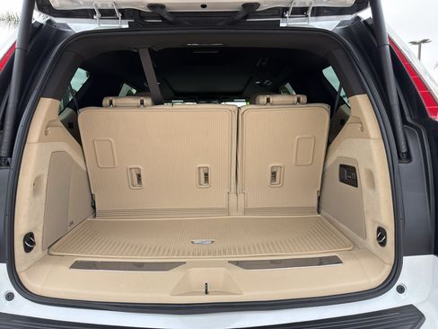 Used 2023 Cadillac Escalade Premium Luxury w/ LPO, Floor Liner Package AWD/4WD image 5