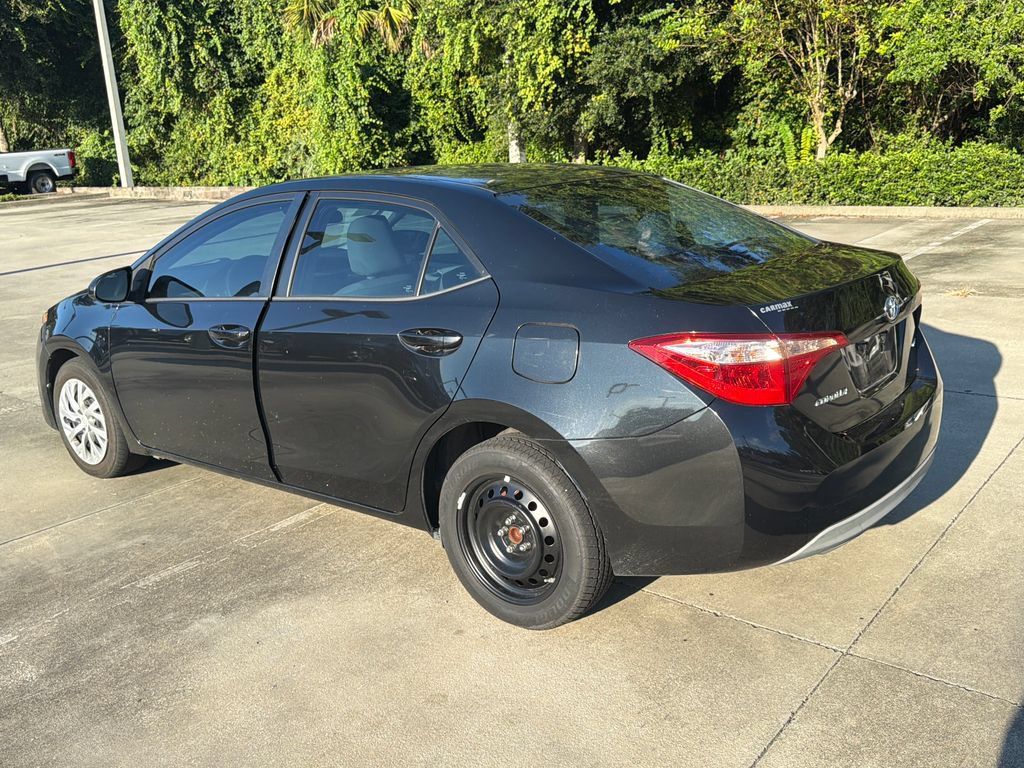 Used 2018 Toyota Corolla LE FWD image 6