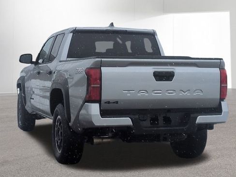 Used 2024 Toyota Tacoma TRD Off-Road image 8