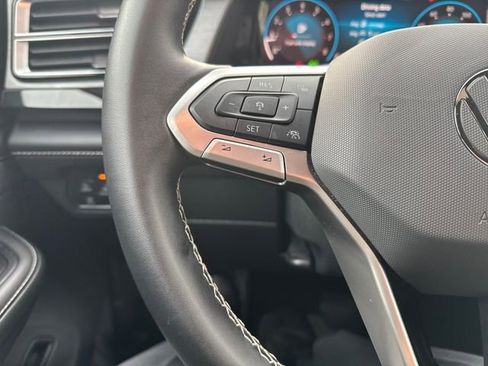 Certified 2025 Volkswagen Atlas Cross Sport SE w/ Black Wheel Package image 21