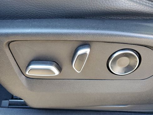 Used 2024 GMC Yukon XL Denali image 19