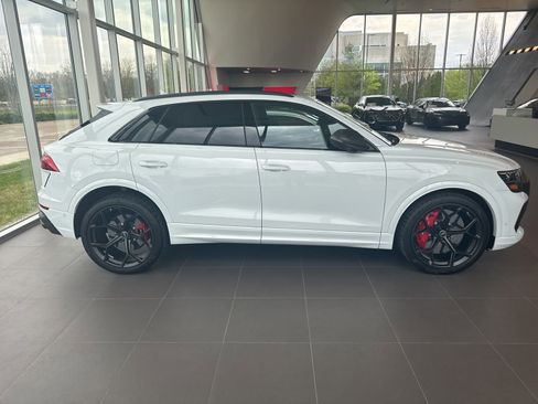 Used 2025 Audi RS Q8 performance image 4