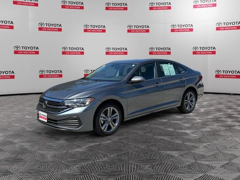 Used 2024 Volkswagen Jetta SE FWD image 1