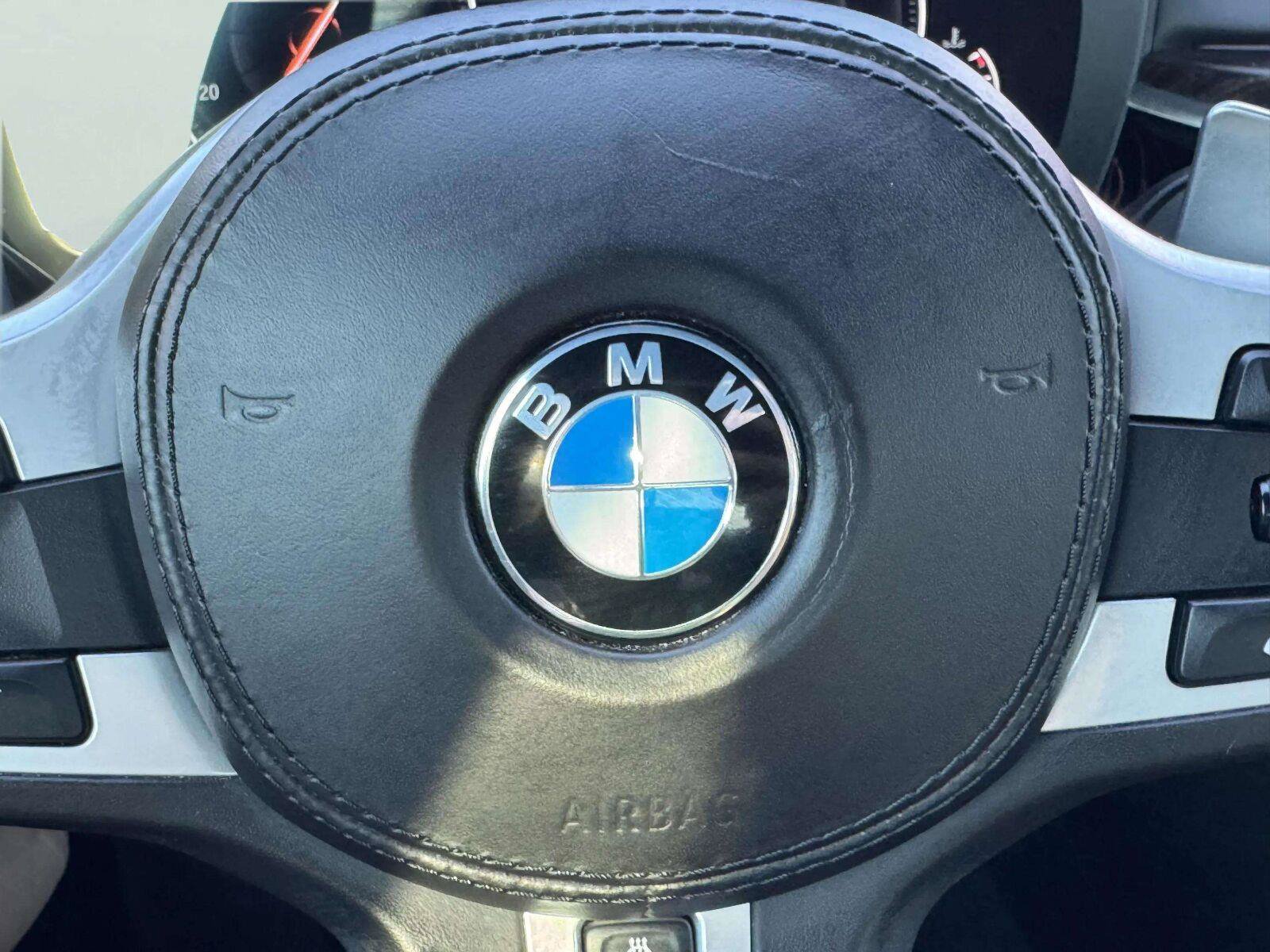 Used 2019 BMW M550i xDrive AWD/4WD image 19