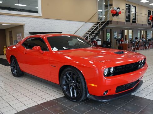 Used 2021 Dodge Challenger R/T w/ Blacktop Package RWD image 18